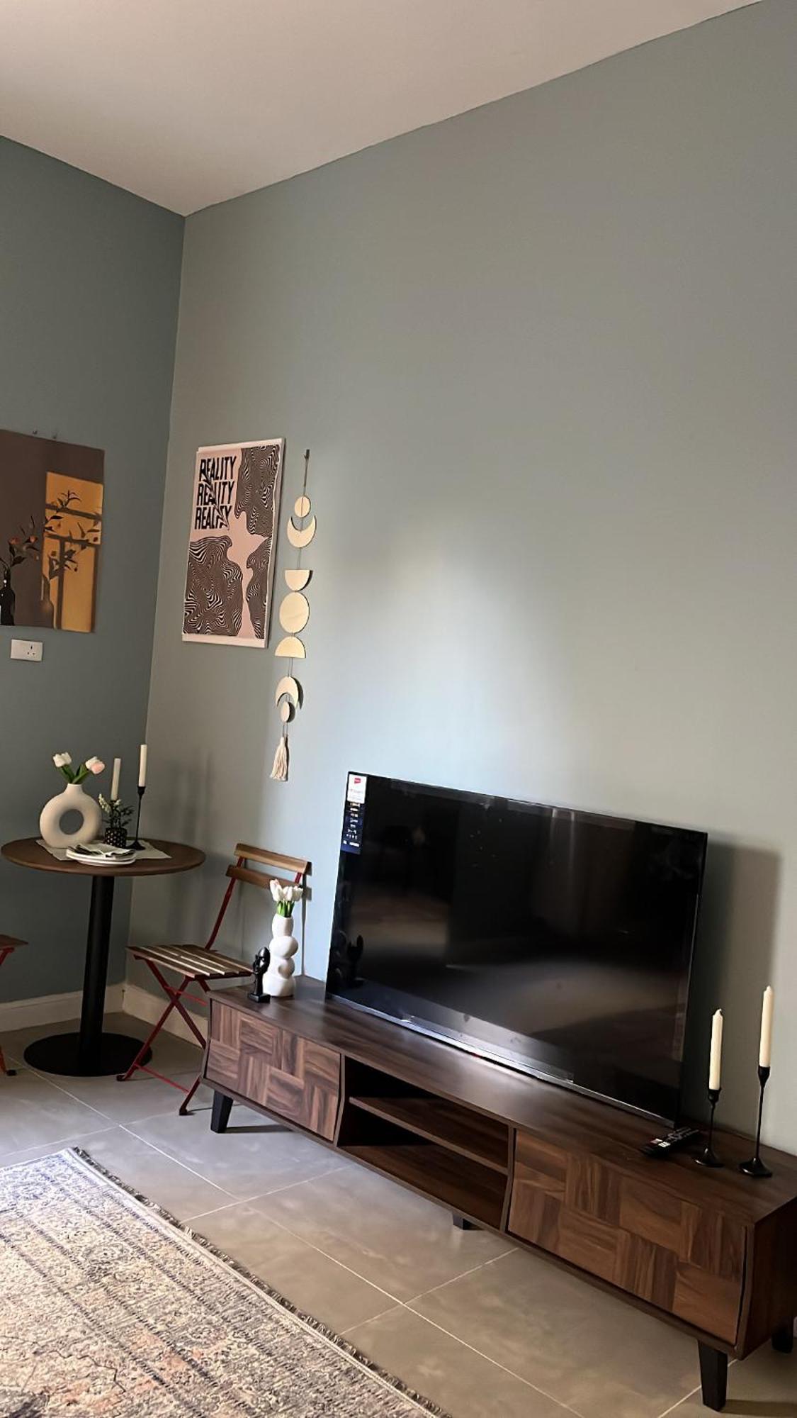 استديو فندقي ببلكونة لليلة مميزة Apartment *